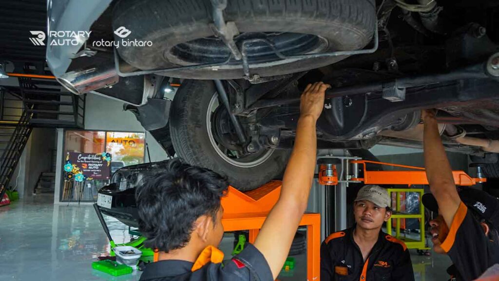 Cara Mengecek Kondisi Suspensi Mobil Yang Baik